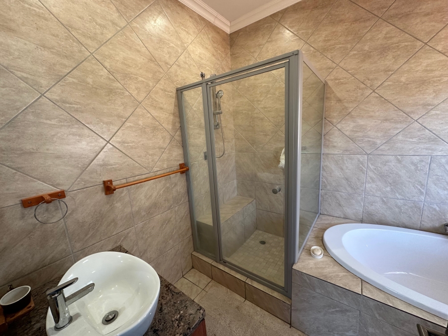 5 Bedroom Property for Sale in Xanadu Eco Park North West